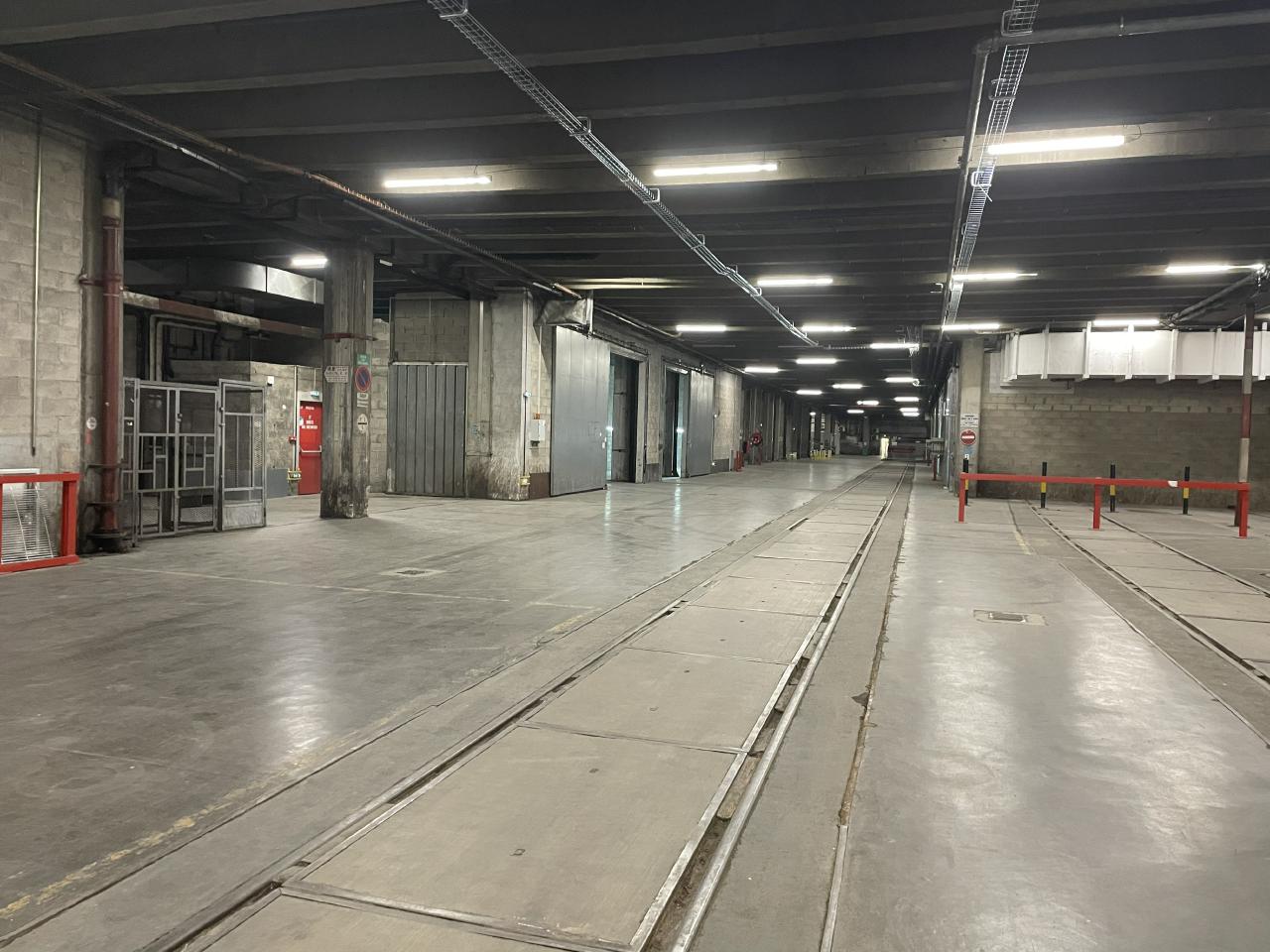 Entrepôt Paris 1277m² Location entrepôt Paris OLLOG2426136 1